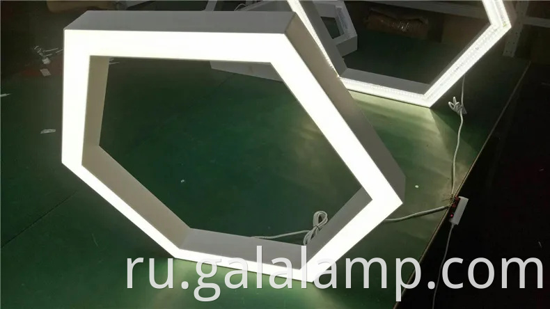 Элегантная черно -белая светодиодная люстра для современных пространств